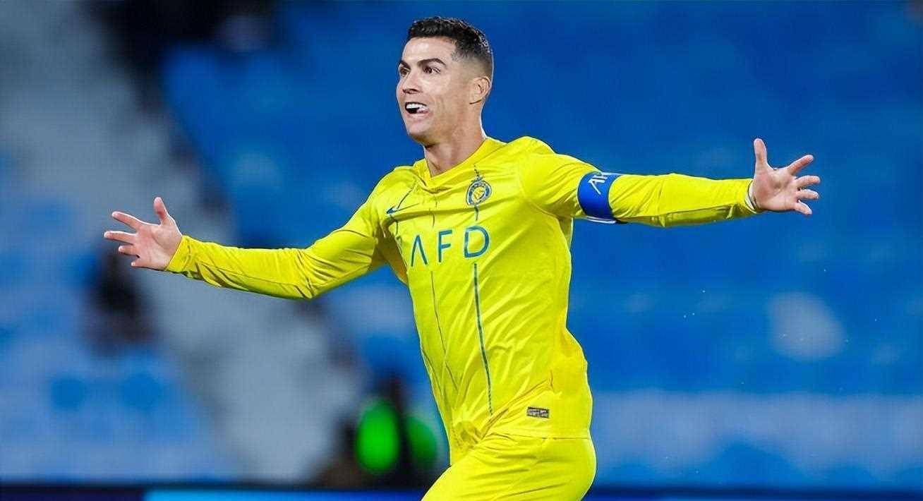 老鹰引发争议！，C罗官方宣布重返赛场新规热度持续攀升的简单介绍-爱游戏官网