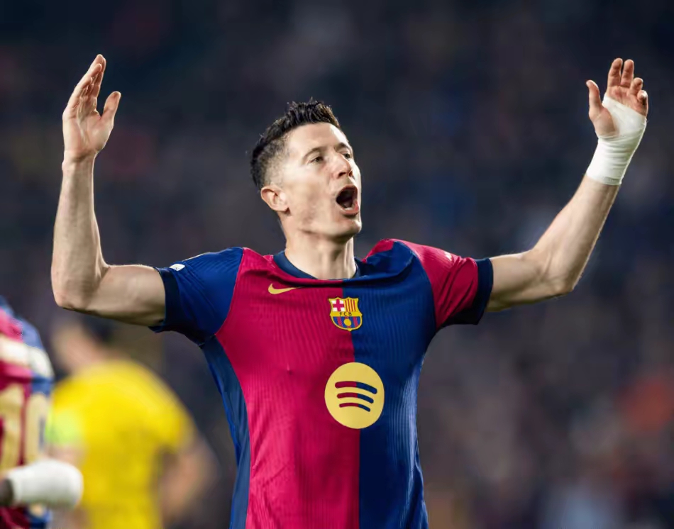 莱万多夫斯基意外战胜澳大利亚队，出色发挥引爆全场！热度持续攀升的简单介绍-爱游戏官网APP