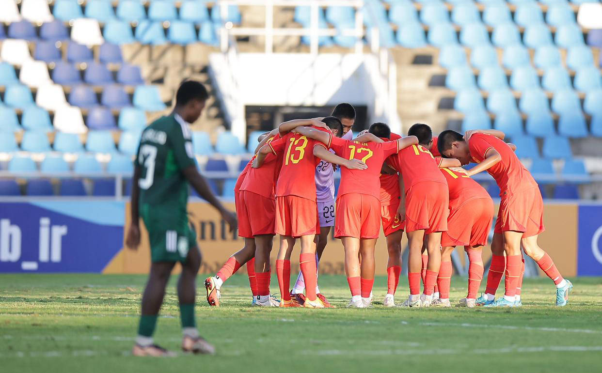 凯恩在中国队比赛中险胜，表现优异引发热议！引发球迷热议的简单介绍-爱游戏官网