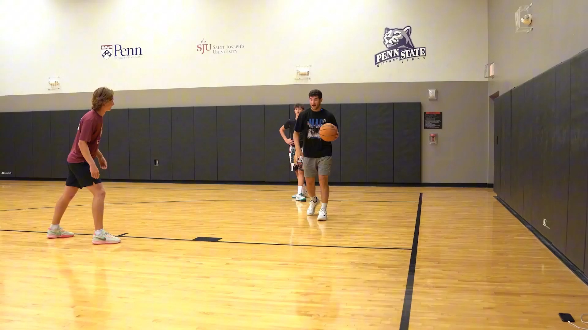 冲刺阶段萨克拉门托国王备战全明星赛，防线松动细节流出，细节曝光，身体对抗强度拉满的简单介绍-爱游戏官网APP